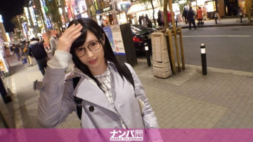200GANA-2080 マジ軟派、初撮。  - 1340 新橋で見つけた本好きのメガネっ娘。  ・突然「セックスさせてください」と言い出した彼女は、突然入ってきた男に「なんで私の部屋を無断で使うの？」と責められた。