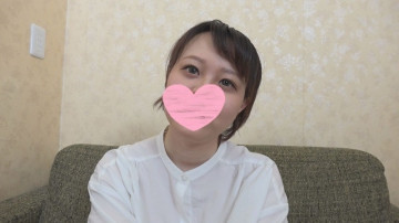 FC2-PPV-1215459 尽管身高 152 厘米，身材娇小，但她拥有压倒性的美丽大奶，尽管外表整洁，但她会出汗并感到不安。  -！