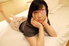 FC2-PPV-1431409 PPV 1431409 真面目な本屋で働くちなつちゃん 22歳 真面目そうな見た目からは想像できないほどのエロさでギャップを萌えさせる1時間