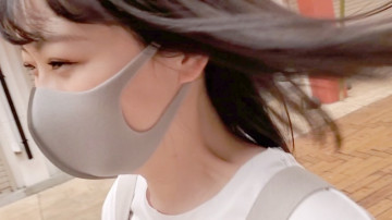 FC2-PPV-1840074 与巨乳活跃 JD 重聚约会的馅饼！