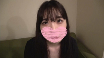 FC2-PPV-2077664 我在街角酒吧认识的一位21岁皮肤白皙苗条的美容师。  - 第一次性爱机关枪射击！