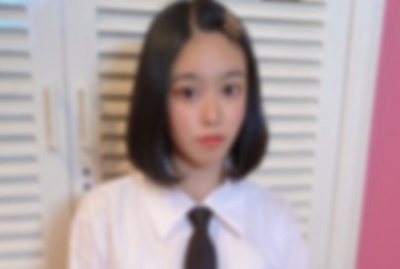 FC2-PPV-2101721 一名十几岁的年轻女孩离家出走并住在网吧。  - 她用言语欺骗了那个阴暗的女孩，舔她未完成的身体，并在她不成熟的阴户里重重地射精。