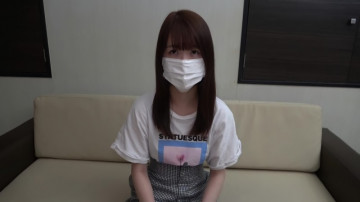 FC2-PPV-2207180 「只有脸…」这位18岁155公分的苗条美生隐藏脸，隐藏阴部！
