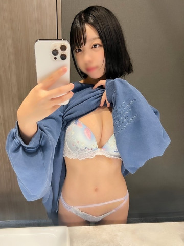FC2-PPV-3192891 ※本日3/1まで50％オフ【浮気・個撮】ピンク色の大きな乳首を持つ22歳女子大生ことの必然の「超」美巨乳年上セフレと連続中出し