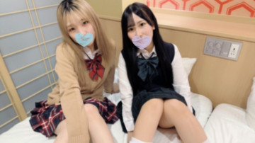 FC2-PPV-4266913 [Uncensored/Reverse 3P] ``Is it wrong to get a foot job from the student council president with the best grades and the school's No. 1 delinquent girl/woman?'' A harem story surrounded by jealous girls.