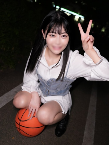 FC2-PPV-4313012 *首次数量有限*★大鸡巴男人中出★篮球女孩的鸡巴高速活塞进入她的小阴户★U-chan，20岁