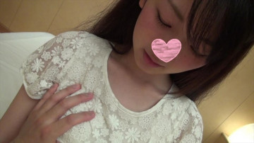 FC2-PPV-672842 第一次射击♥完整外观♥零经验的整洁黑发S级美少女19岁JD的处女膜与生鸡巴插入大量生阴道射精♥第一次体验羞耻和痛苦扭曲的表情.. . 美丽的乳房和美丽的双腿，隐藏在未经处理的阴毛中，大量阴道射精在处女阴部♥♥